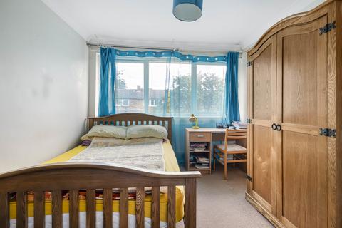 85 Oakways, London, SE9 2NZ
