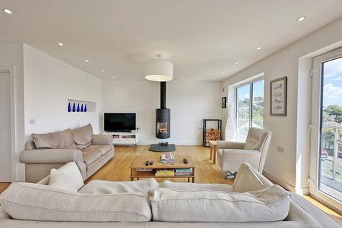 10 Barton Meadow, Truro, TR1 3NJ