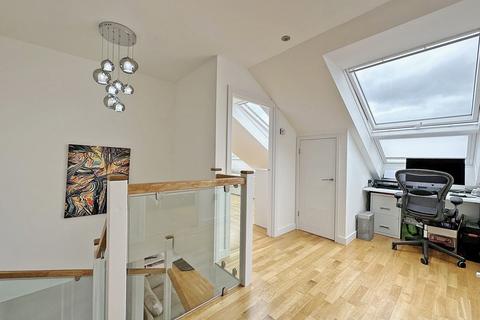 10 Barton Meadow, Truro, TR1 3NJ