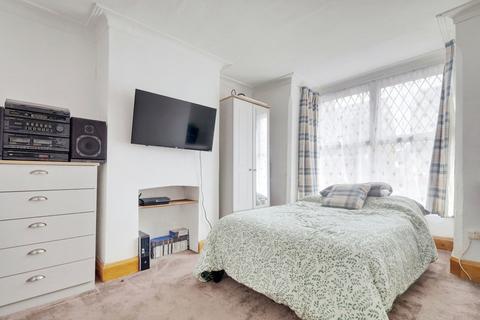 1 bedroom apartment for sale, Richmond Avenue, Southend-on-sea, SS3