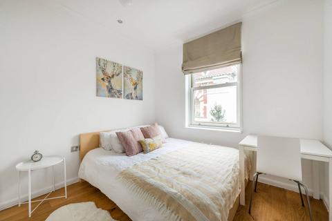 2 bedroom flat to rent, Chiswick High Road, Chiswick, London, W4