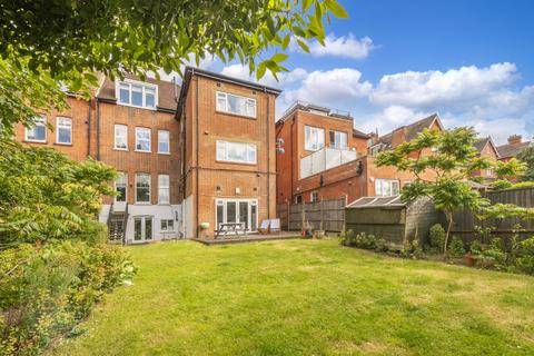 3 bedroom flat for sale, West Hill, London