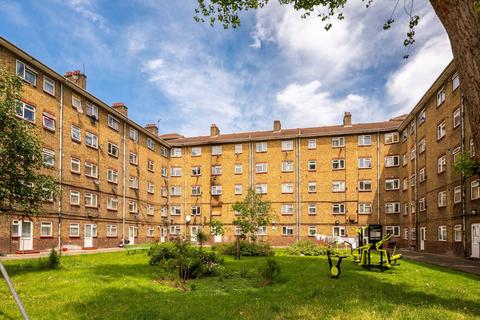 3 bedroom flat for sale, Congreve Street, Elephant and Castle, London, SE17