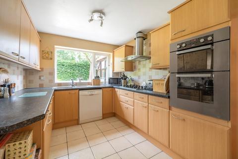 12 Dunlin Rise, Guildford, GU4 7DX