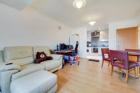 2 bedroom flat to rent, Draycott Avenue, Harrow, HA3