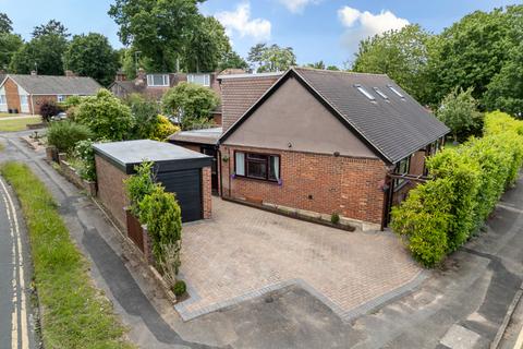 5 bedroom detached house for sale, Oaklands Drive, Wokingham