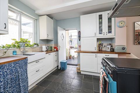 2 bedroom flat for sale, Corfield Street, Bethnal Green, London, E2