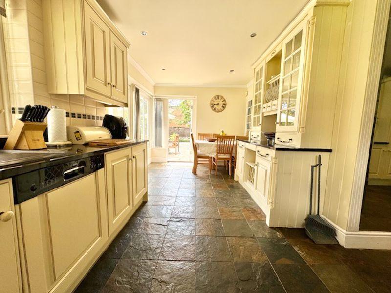 Kitchen dining