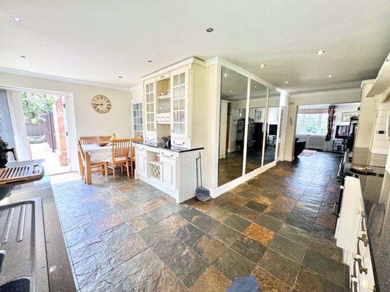 Kitchen dining room