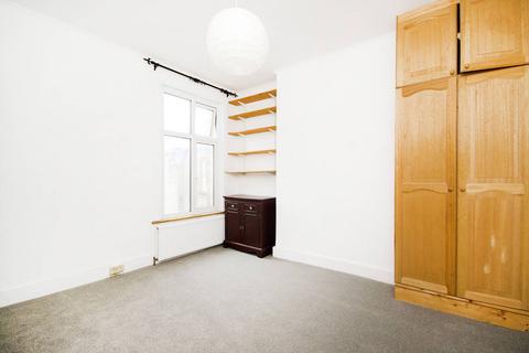 3 bedroom flat to rent, Minet Avenue, Harlesden, London, NW10