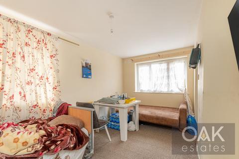 1 bedroom flat for sale, Milestone Close, London N9