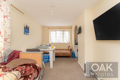 1 bedroom flat for sale, Milestone Close, London N9