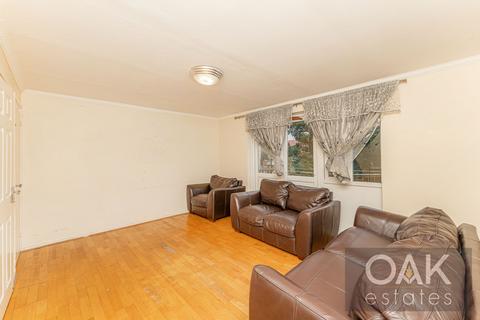 3 bedroom flat for sale, West Close, London N9