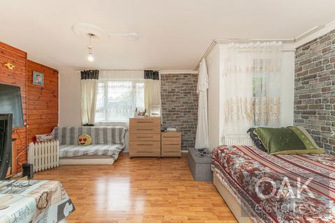 2 bedroom flat for sale, Church Lane, London N9