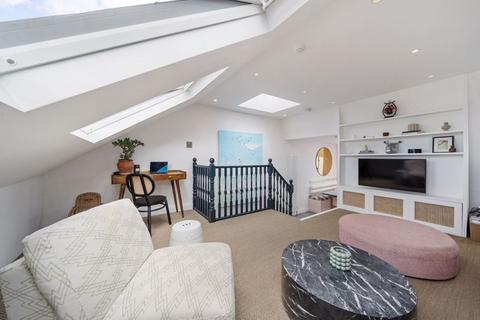 62a Oaklands Grove, London, W12 0JB