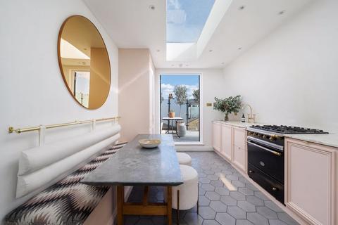 62a Oaklands Grove, London, W12 0JB