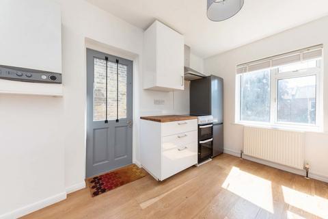 2 bedroom flat for sale, Parkland Road, London N22