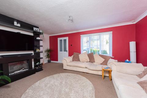 16 Byron Close, Yateley, GU46 6YW