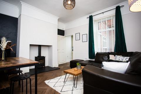 2 bedroom apartment to rent, Pine Street, Jarrow NE32