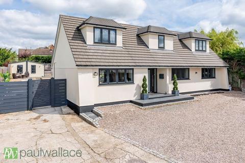 4 bedroom detached house for sale, Western Road, Nazeing