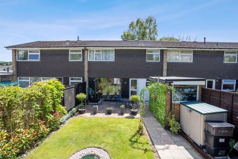 63 Langtons Meadow, Farnham Common, Slough, SL2 3NQ
