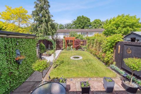 63 Langtons Meadow, Farnham Common, Slough, SL2 3NQ