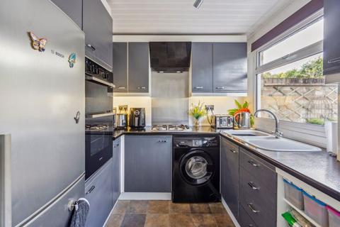 63 Langtons Meadow, Farnham Common, Slough, SL2 3NQ