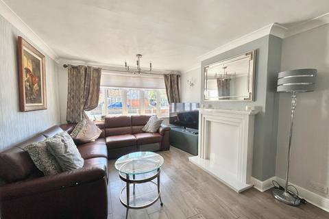 3 Denbigh Close, Hornchurch, RM11 3EA