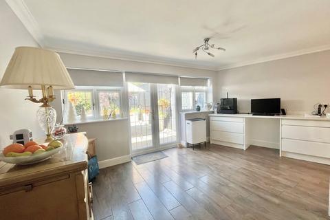 3 Denbigh Close, Hornchurch, RM11 3EA