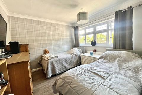 3 Denbigh Close, Hornchurch, RM11 3EA