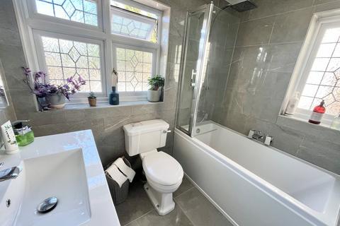 3 Denbigh Close, Hornchurch, RM11 3EA