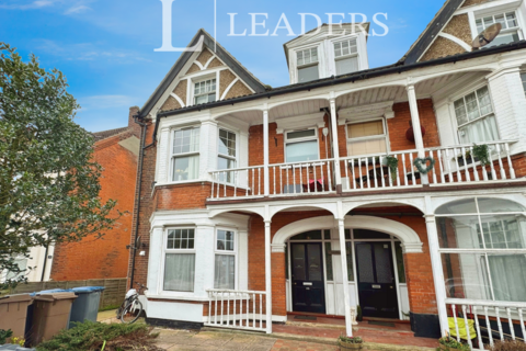 Studio to rent, Leopold Road, Felixstowe