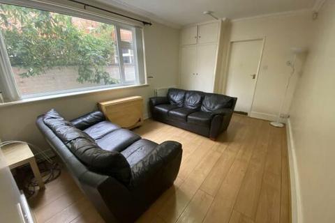 5 bedroom terraced house to rent, St. Leonards Road, Leicester, LE2