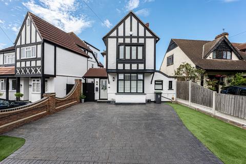 4 bedroom detached house for sale, Merilies Gardens, Westcliff-on-sea, SS0