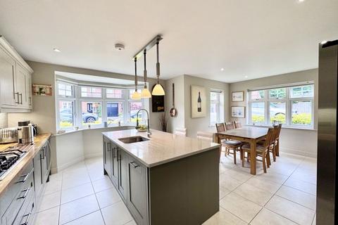 4 bedroom detached house for sale, Little Sutton Grove, Four Oaks, Sutton Coldfield, B75 5PL