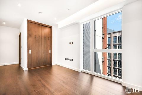 2 bedroom apartment to rent, Lexington Gardens London SW11