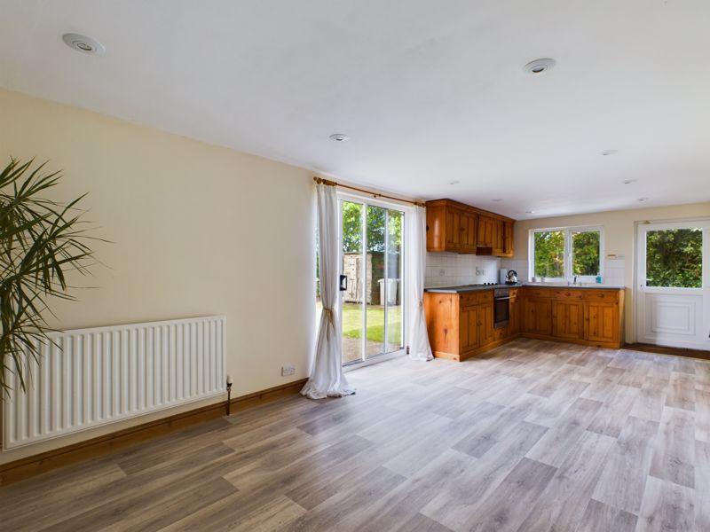 Dining kitchen