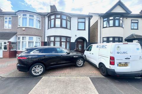 3 bedroom house for sale, Hulse Avenue, Barking IG11