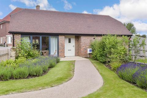 1 bedroom detached bungalow for sale, Kings Square, Leeds, Maidstone, Kent