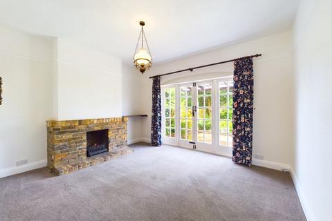 11 Avenue Road, Caterham, CR3 5TR