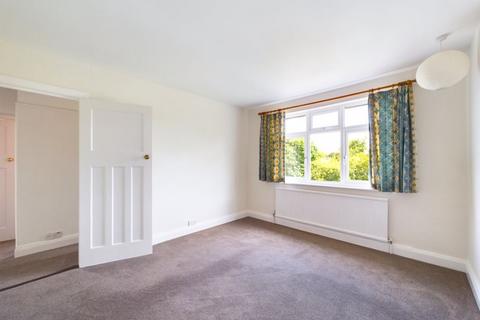 11 Avenue Road, Caterham, CR3 5TR