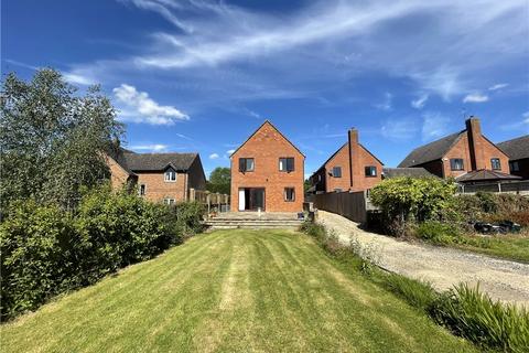 4 bedroom detached house for sale, Grendon Road, Aylesbury HP18