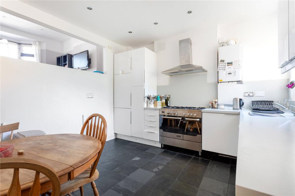Eat-In Kitchen