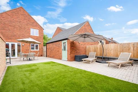 3 bedroom detached house for sale, Betts Close, Banbury - Pristine upgraded property