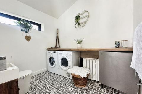 39 Hampson Mill Lane, Bury, BL9 9UA