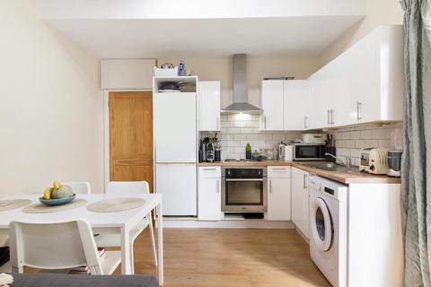 1 bedroom flat for sale, Kingston Road, London, SW20 8JS