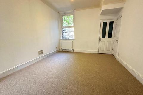 9 Blyth Place, Luton, LU1 5ED