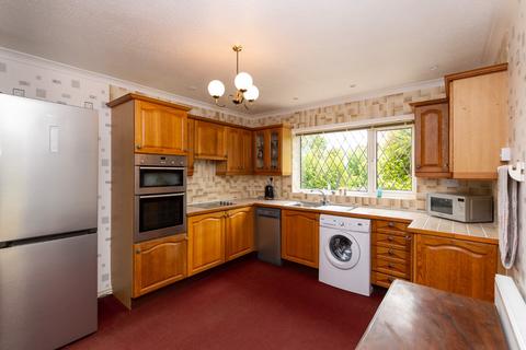 2 bedroom bungalow for sale, Minffordd Estate, Benllech, Tyn-y-Gongl, Isle of Anglesey, LL74