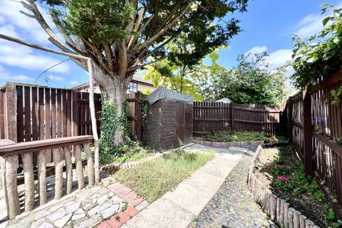 9 Campion Close, Calne, SN11 9QG