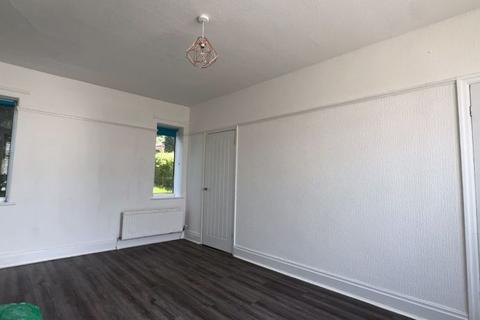 3 bedroom semi-detached house to rent, Breightmet Drive, Breightmet, Bolton *AVAILABLE NOW*